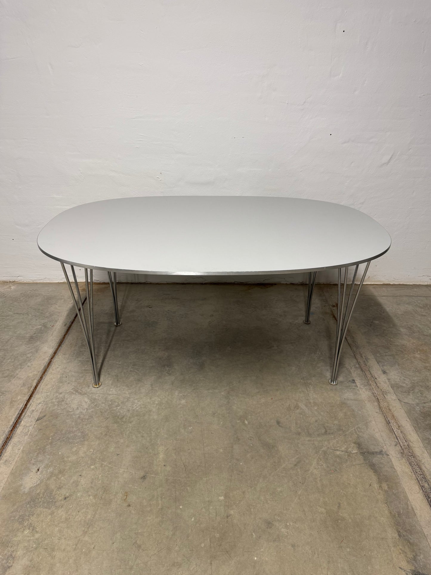 Piet Hein & Bruno Mathsson ‘Superellipse’ spisebord, Fritz Hansen.