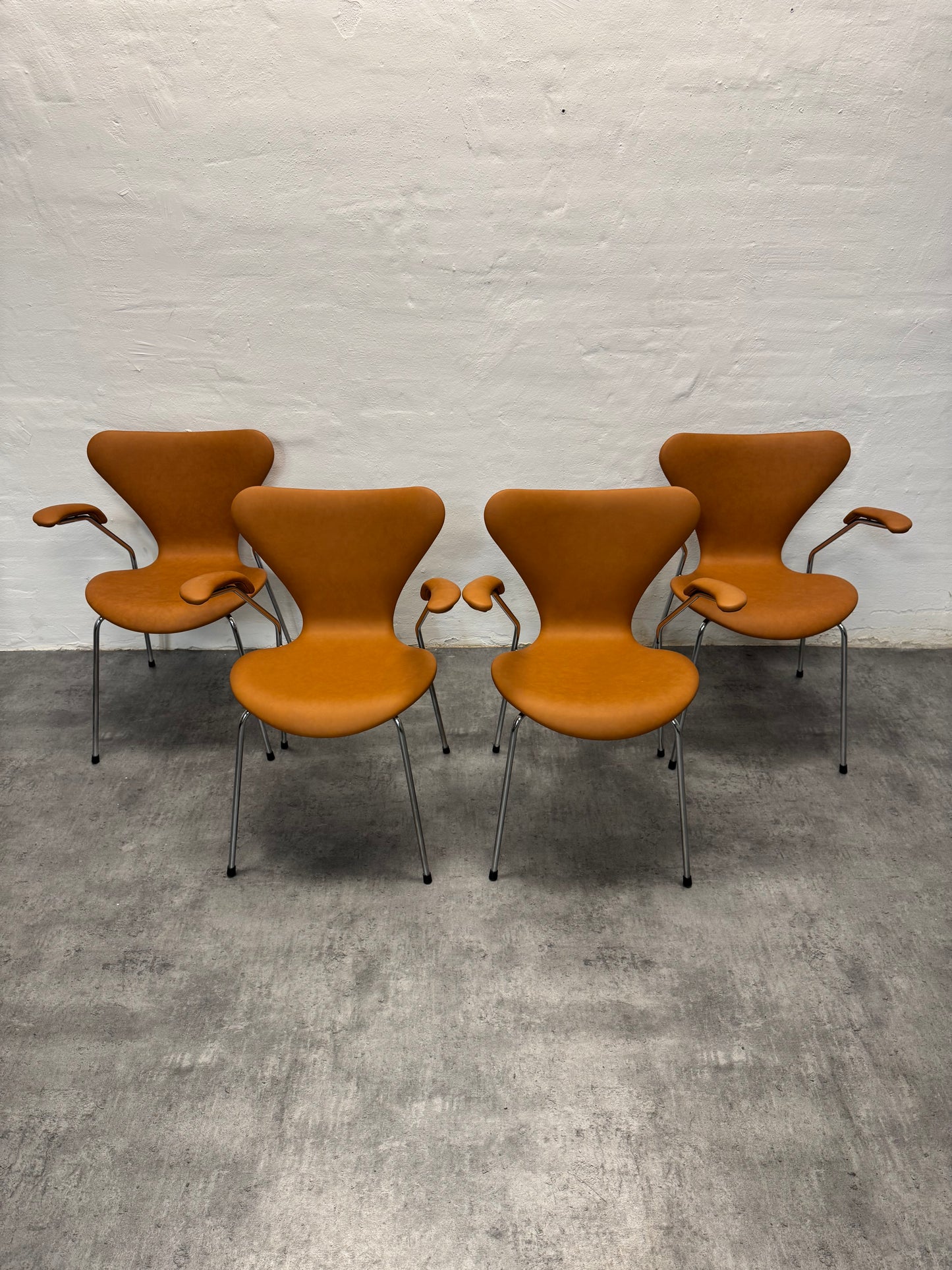 Nypolstret Arne Jacobsen ‘3207’ Fritz Hansen.
