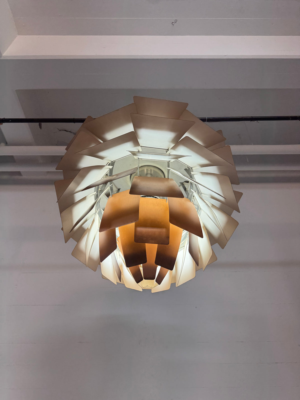 Ø84cm, Poul Henningsen ‘Koglen’ Louis Poulsen.