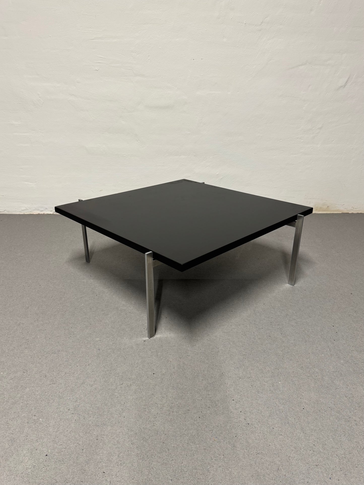 Poul Kjærholm ‘PK-61’ Fritz Hansen.