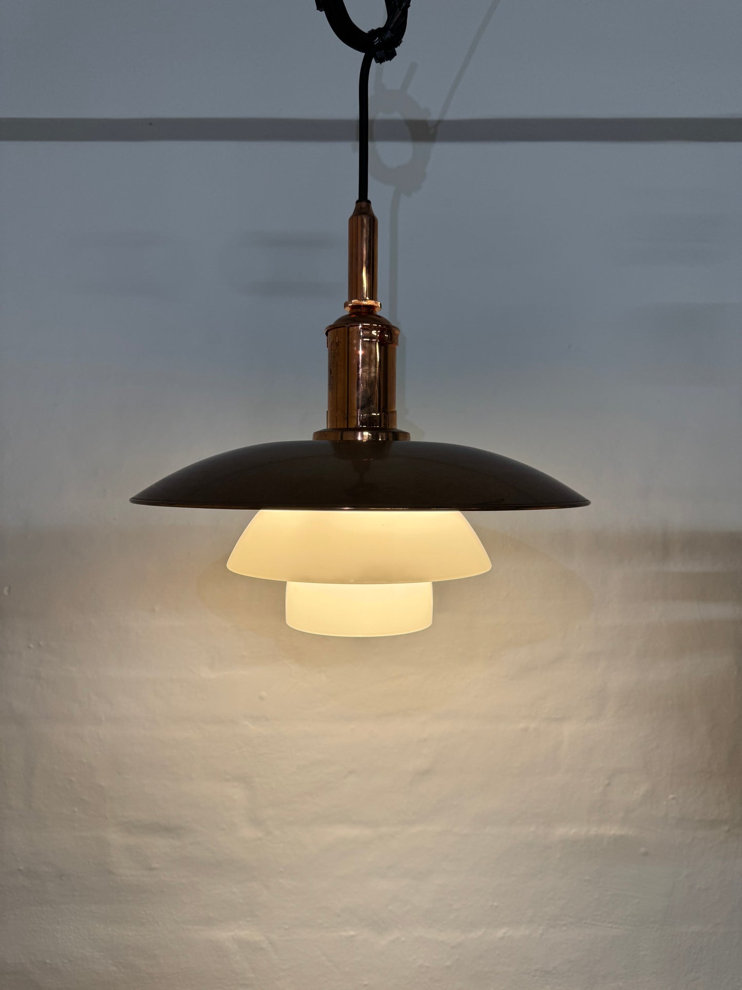 Poul Henningsen, “PH 3½-3” Louis Poulsen.