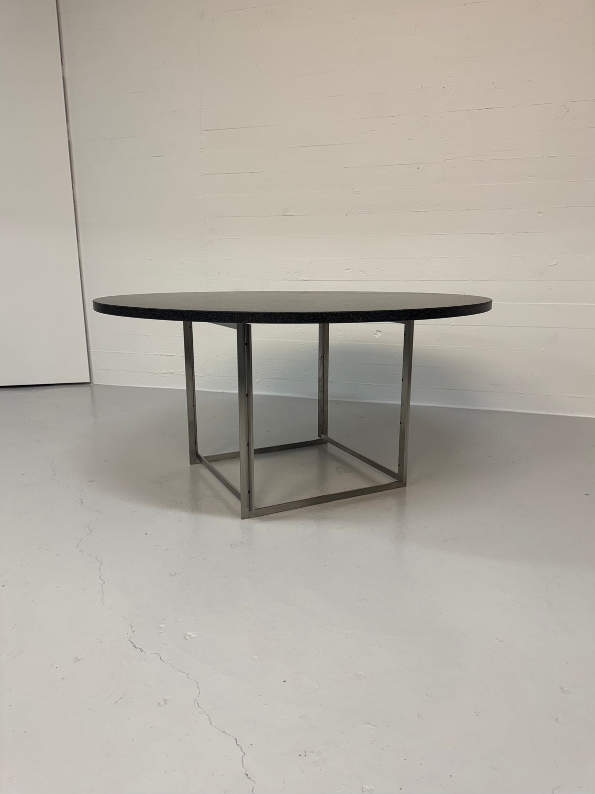 Poul Kjærholm ‘PK-54’ Fritz Hansen.