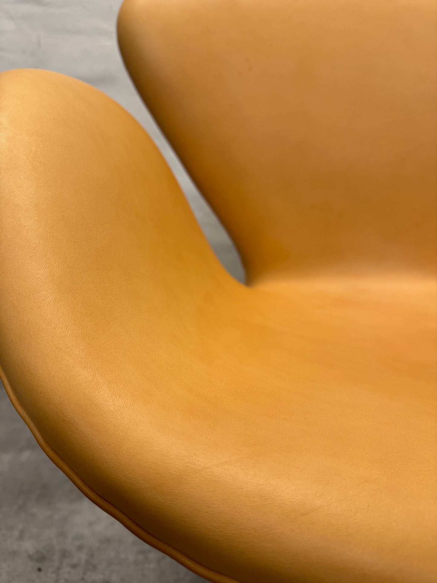 ORIGINAL POLSTRING Arne Jacobsen ‘Svanen’ Fritz Hansen - 2023.