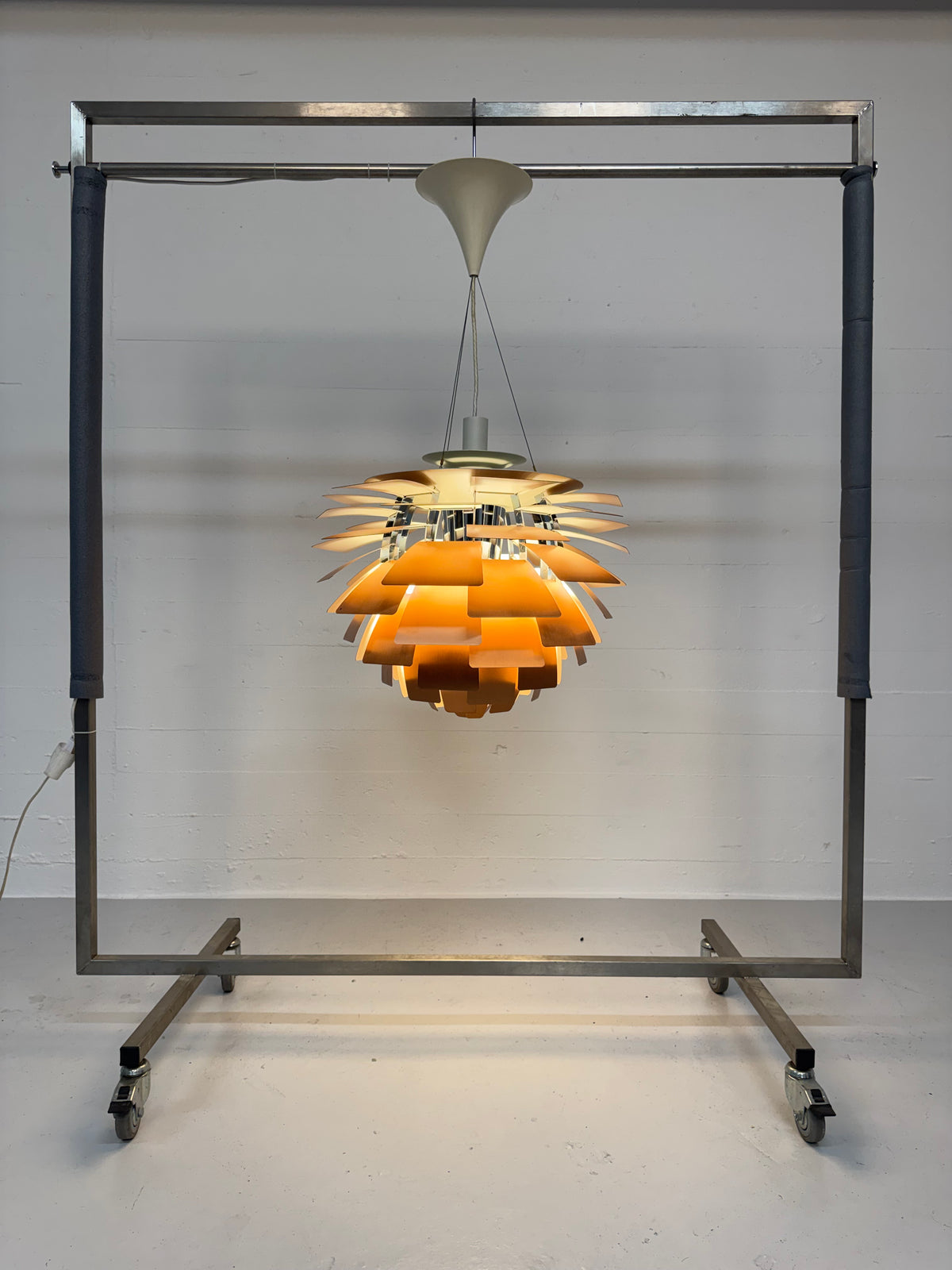 Ø60cm, Poul Henningsen ‘Koglen’ Louis Poulsen.