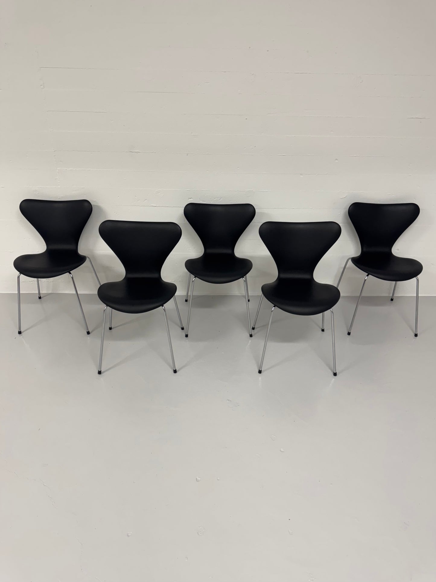 Arne Jacobsen ‘3107’ Fritz Hansen.
