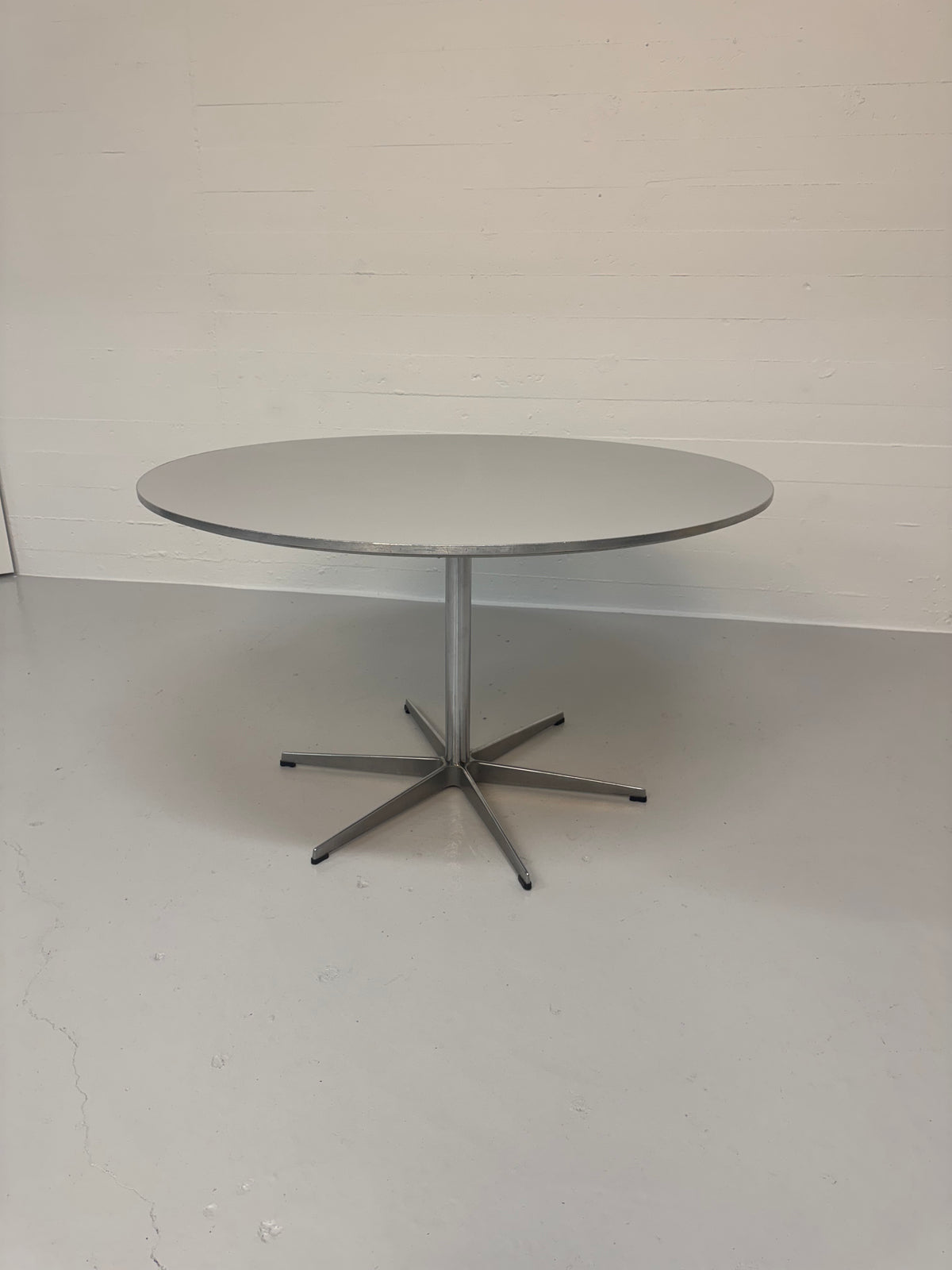 Arne Jacobsen ‘A825’ Fritz Hansen.