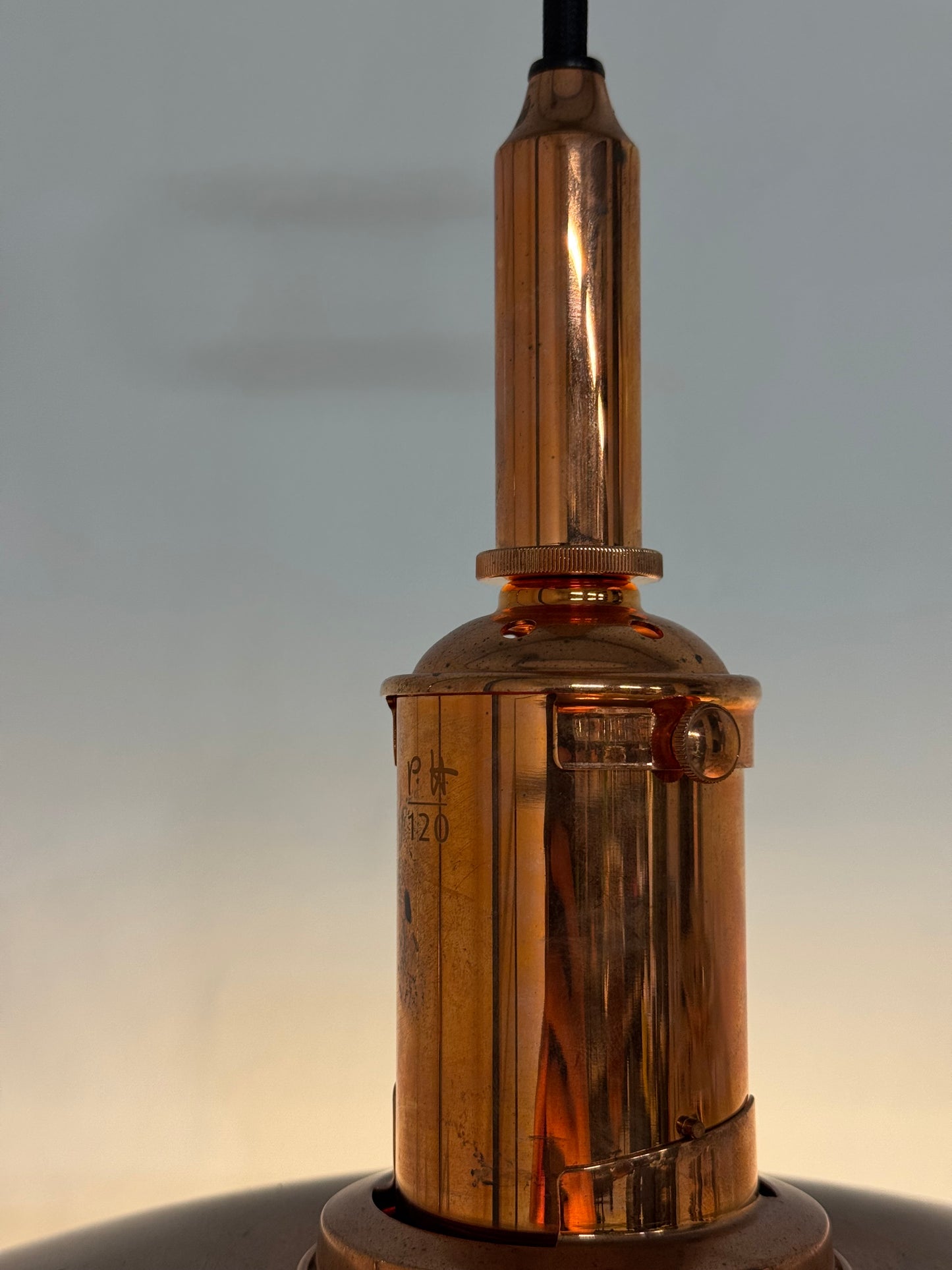 Poul Henningsen, “PH 3½-3” Louis Poulsen.