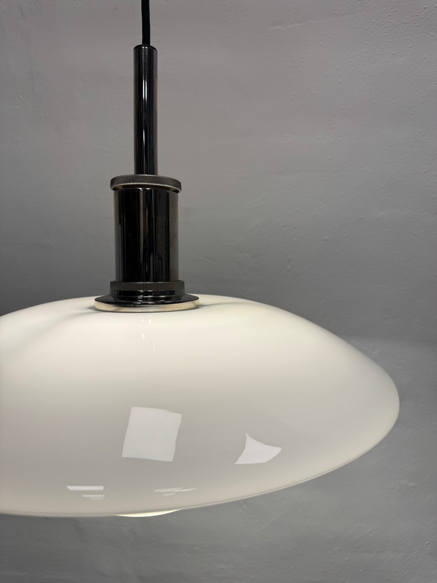 Poul Henningsen, “PH 4½-4” Louis Poulsen.