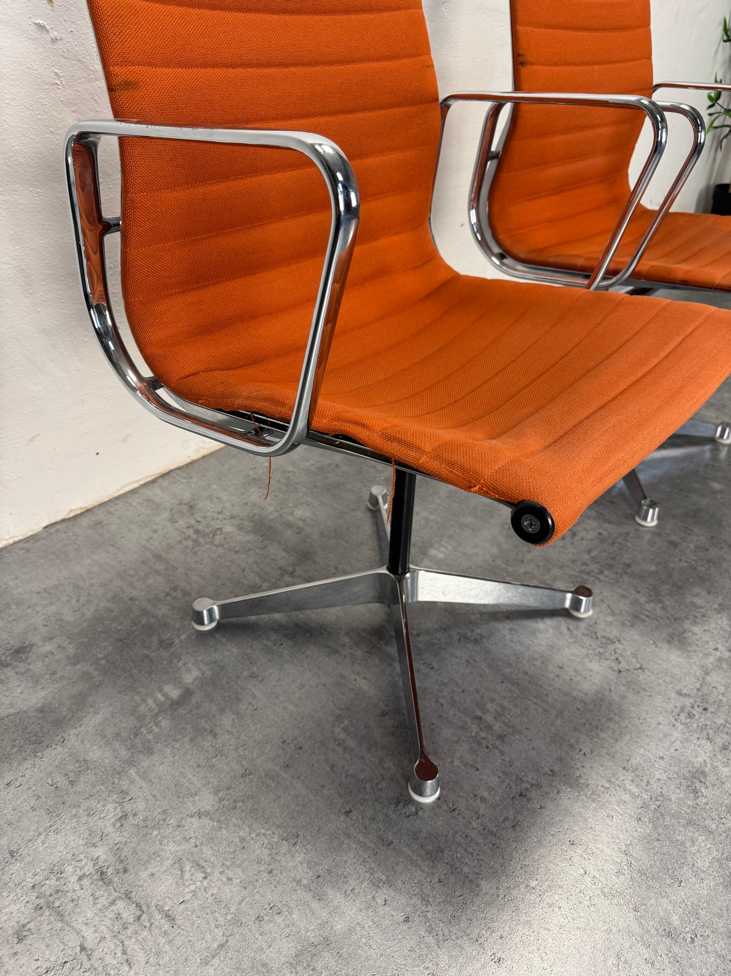 Charles Eames ‘EA107’ kontorstol, Vitra.