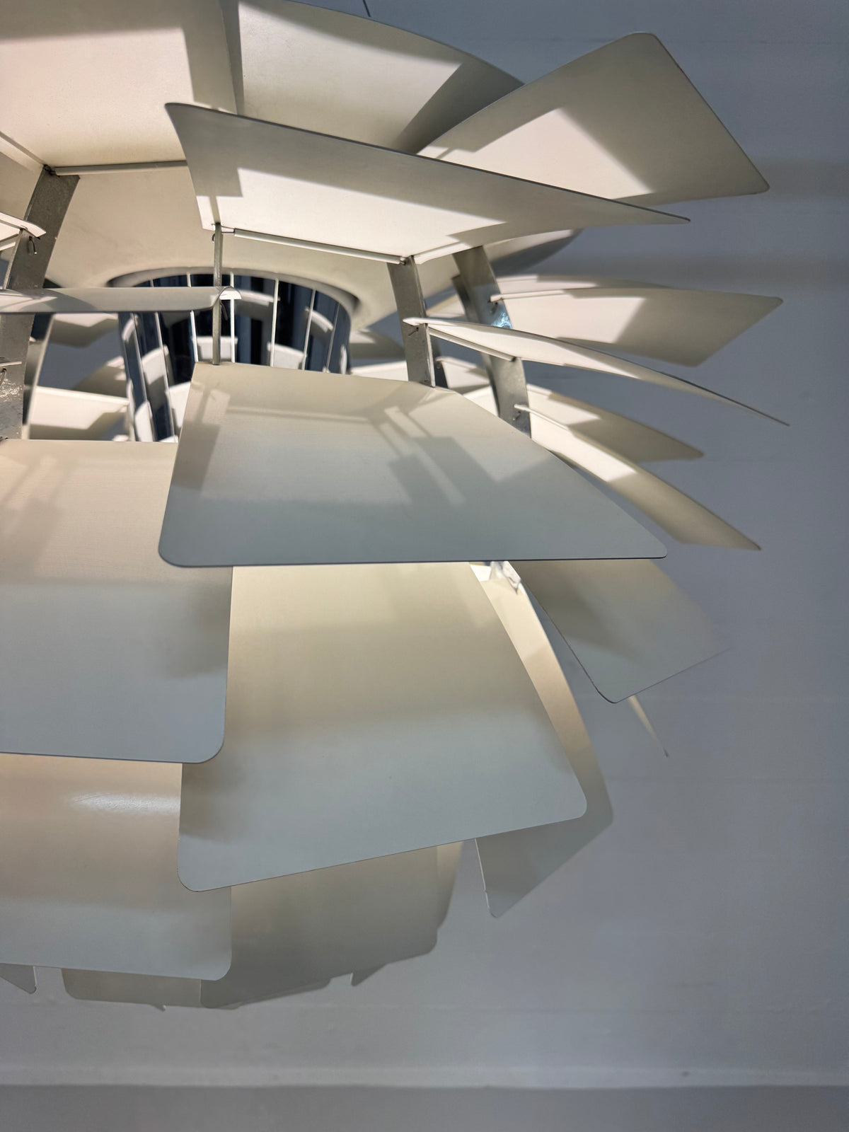 Ø72cm, Poul Henningsen ‘Koglen’ Louis Poulsen.