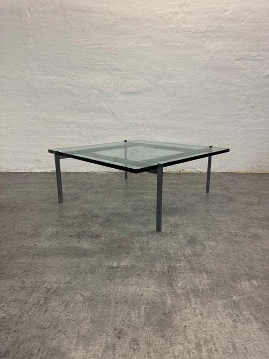 Poul Kjærholm ‘PK-61’ Fritz Hansen.