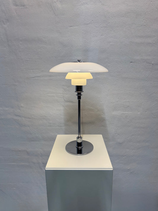 Poul Henningsen, “PH 3/2” Louis Poulsen.