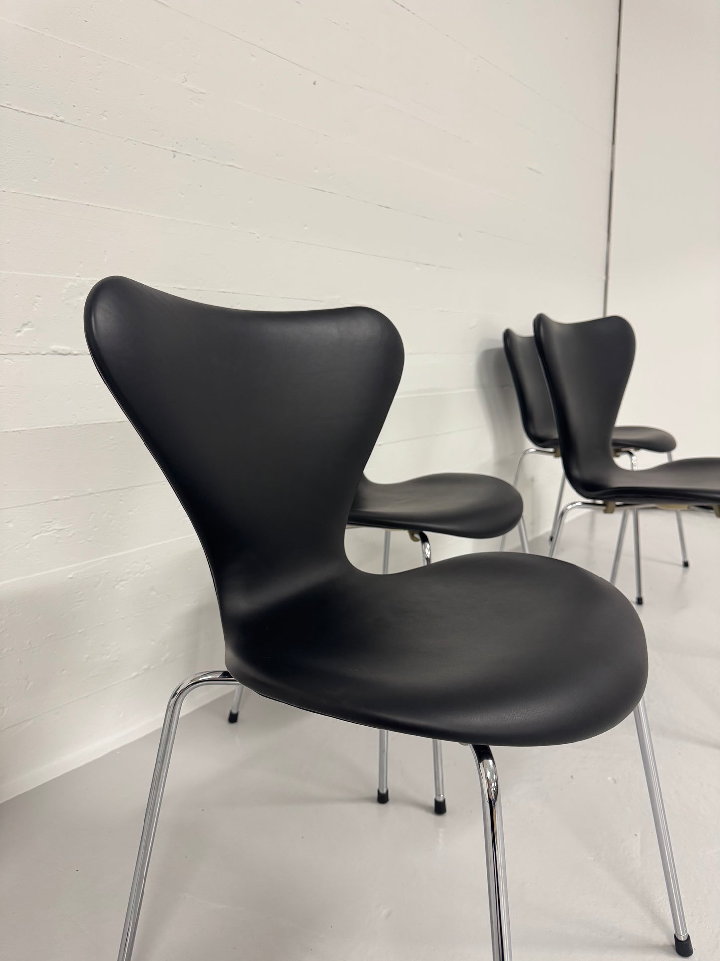 Arne Jacobsen ‘3107’ Fritz Hansen.