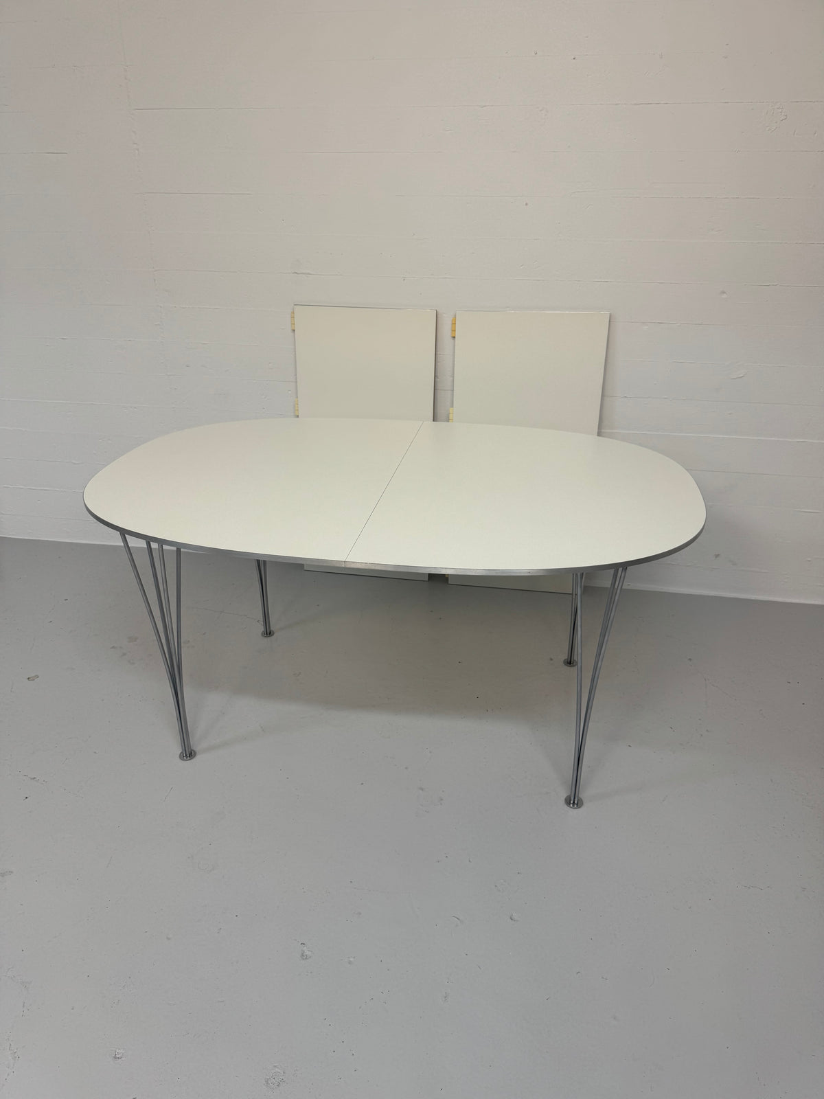 Piet Hein ‘Superellipse’ Fritz Hansen.