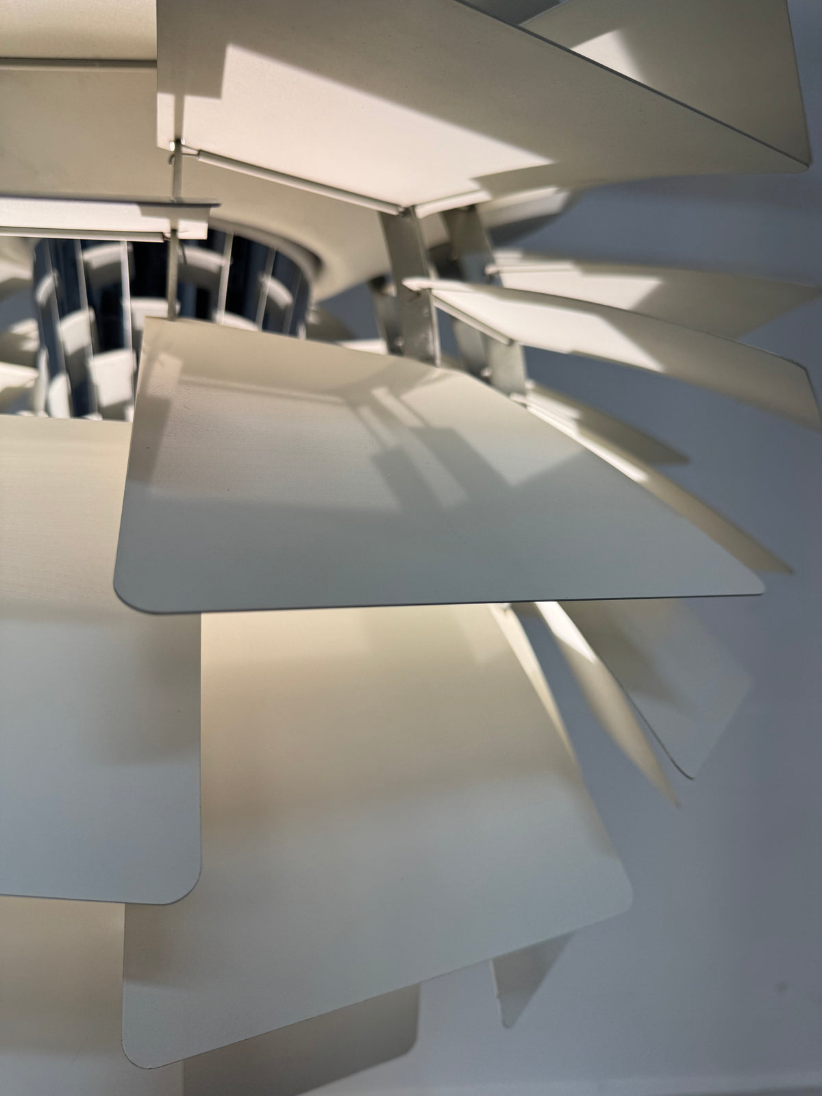 Ø72cm, Poul Henningsen ‘Koglen’ Louis Poulsen.