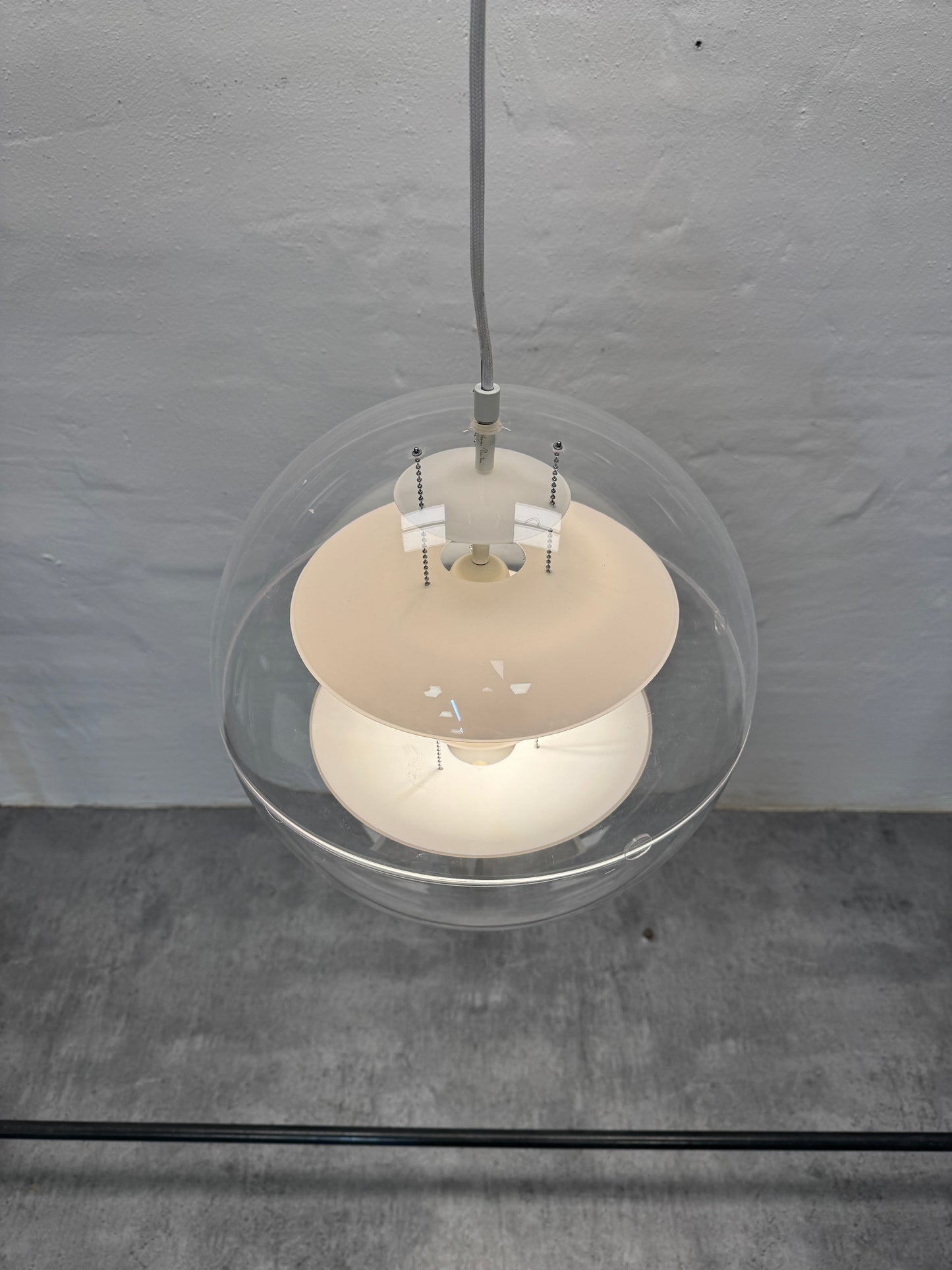 GLAS. Verner Panton ‘Globe’ – Loftlampe, glas.