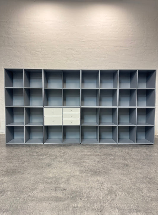 Peter J. Lassen ‘Montana’ moduler i grå.