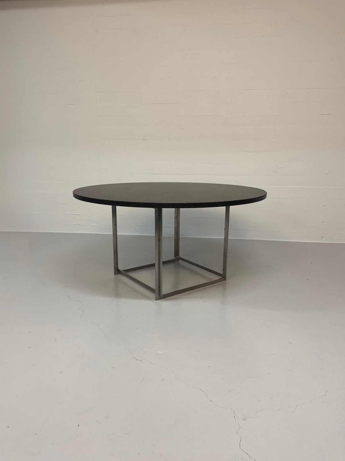 Poul Kjærholm ‘PK-54’ Fritz Hansen.