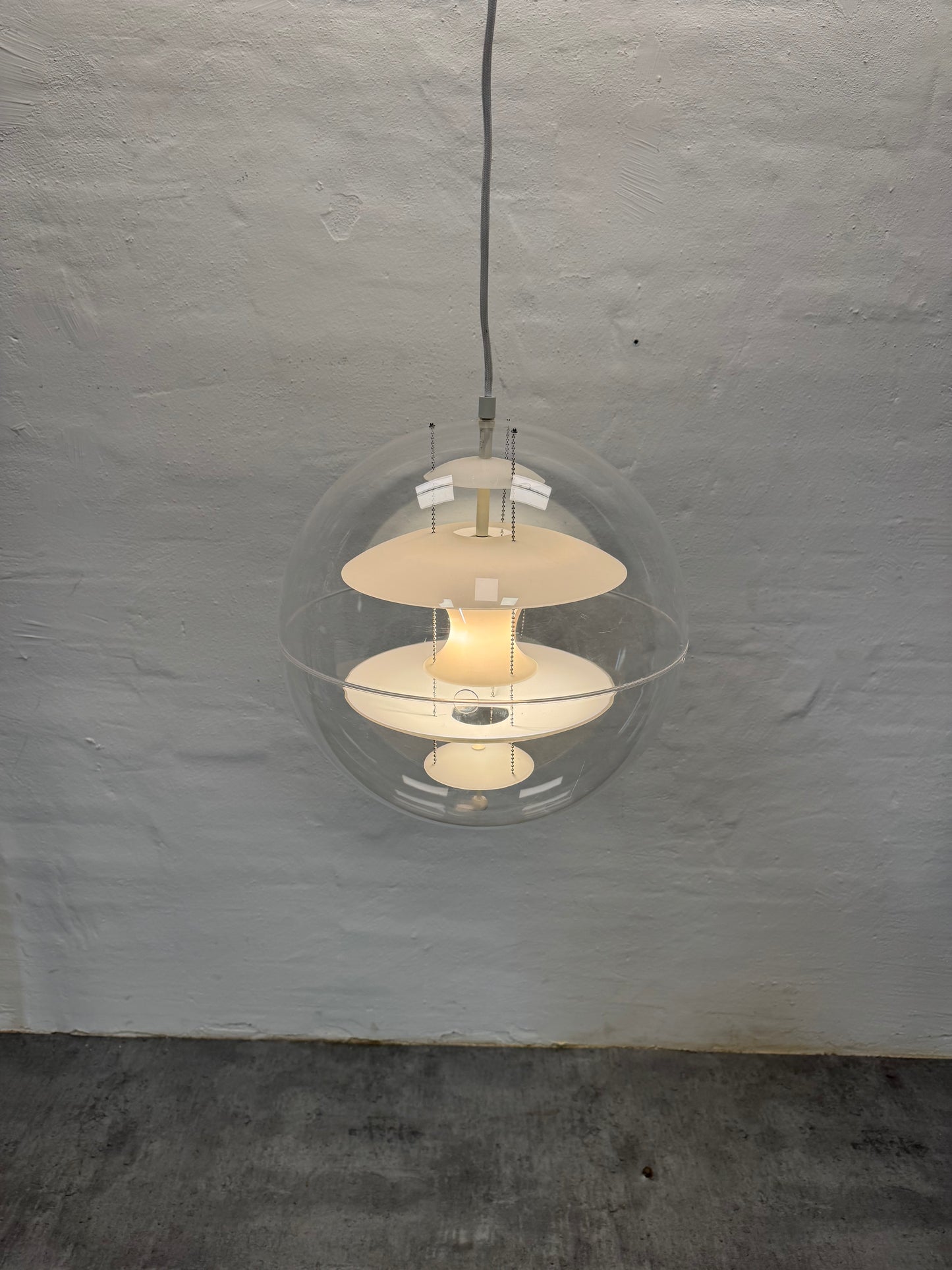 GLAS. Verner Panton ‘Globe’ – Loftlampe, glas.