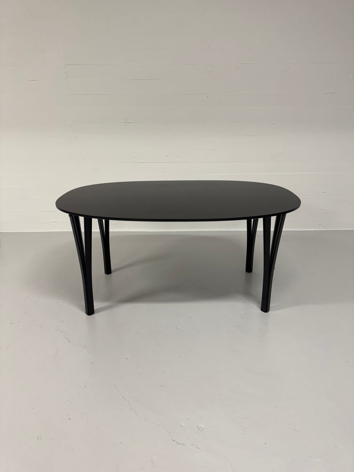 Piet Hein ‘Superellipse’ Fritz Hansen.