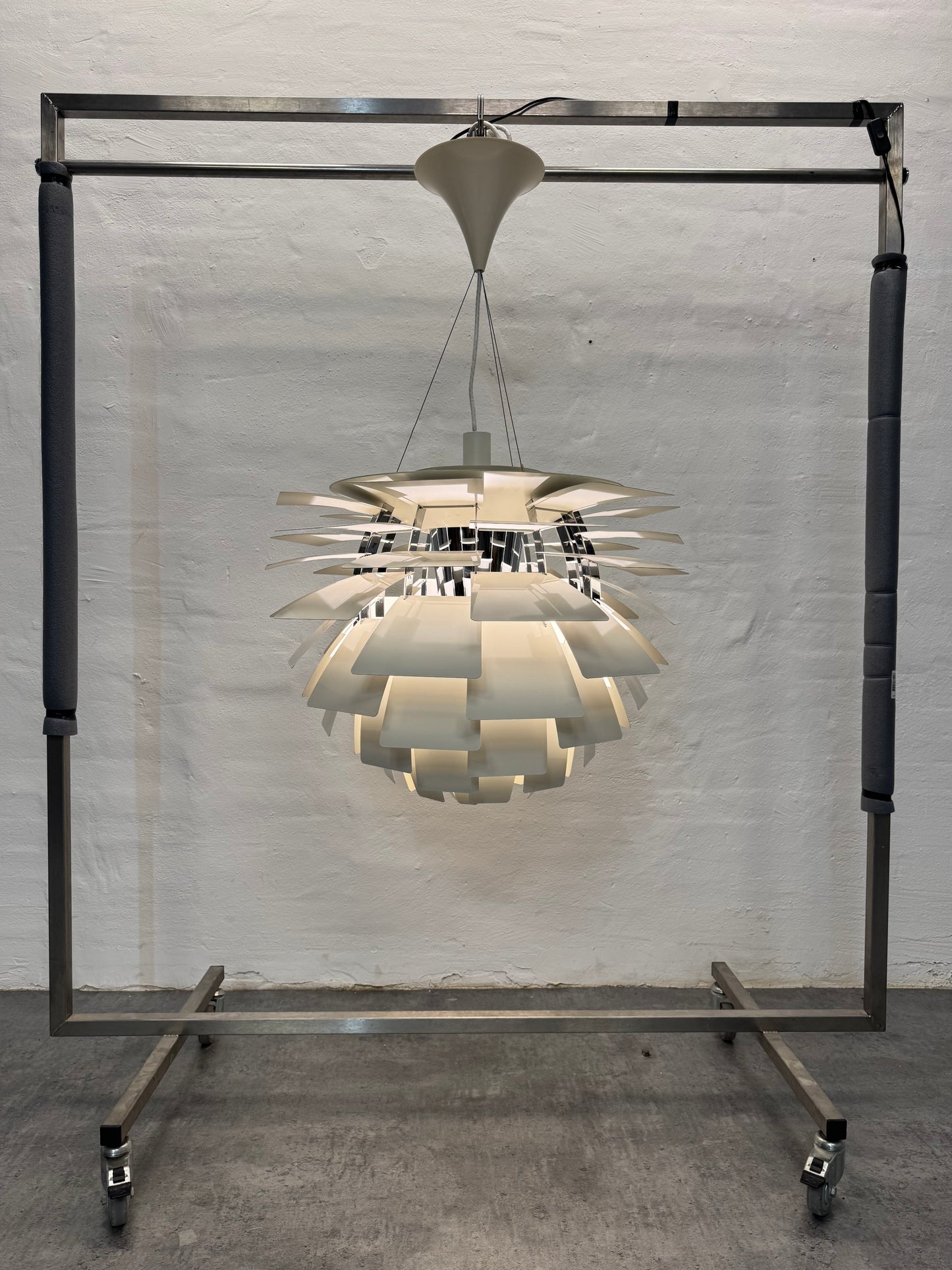 Poul Henningsen ‘Koglen’ Ø72 cm, hvid.