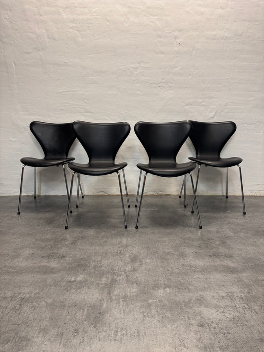 Arne Jacobsen ‘Syveren/3107’ Fritz Hansen.
