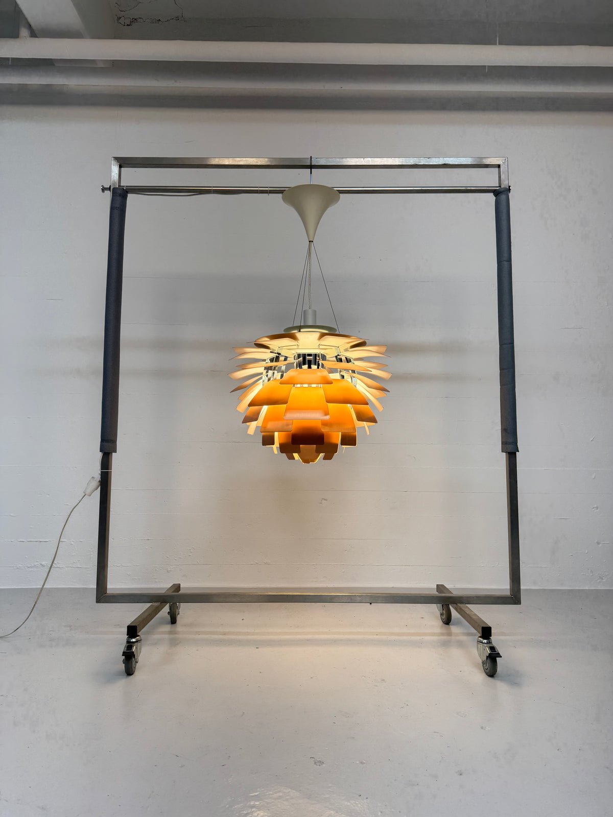 Ø60cm, Poul Henningsen ‘Koglen’ Louis Poulsen.