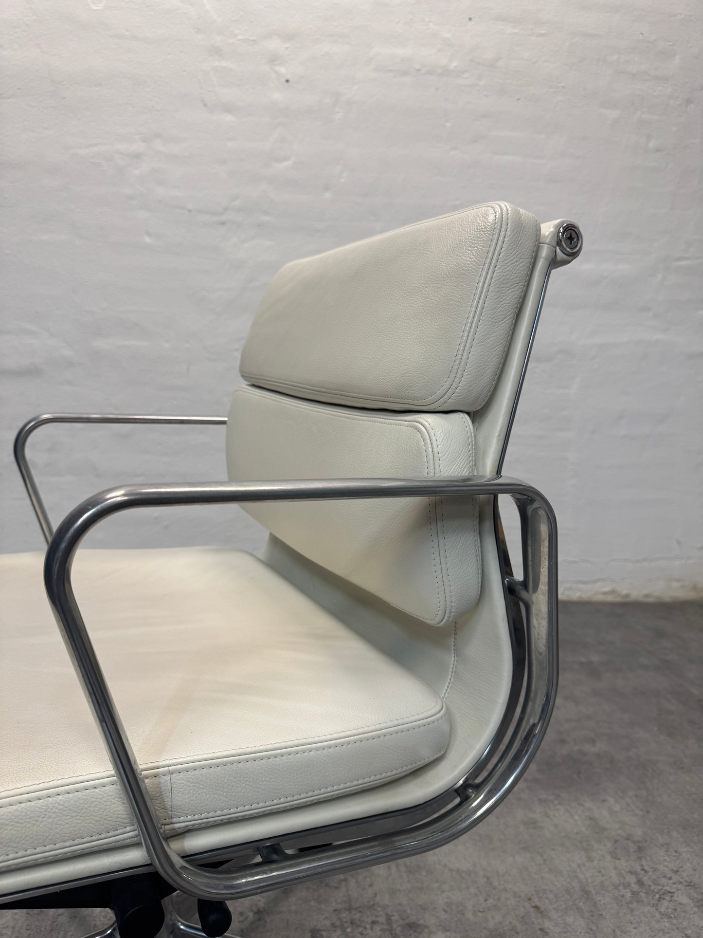 Charles Eames ‘EA-217’ Vitra.