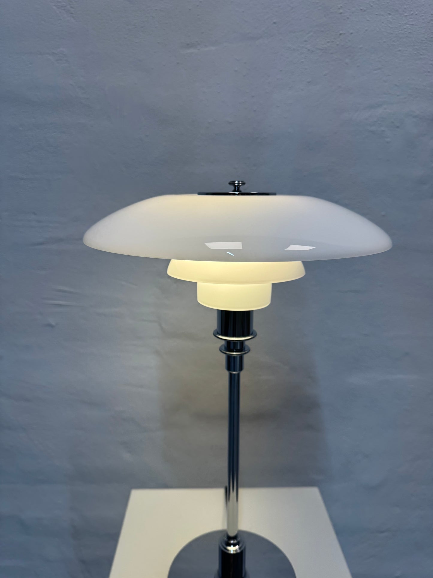 Poul Henningsen, “PH 3/2” Louis Poulsen.