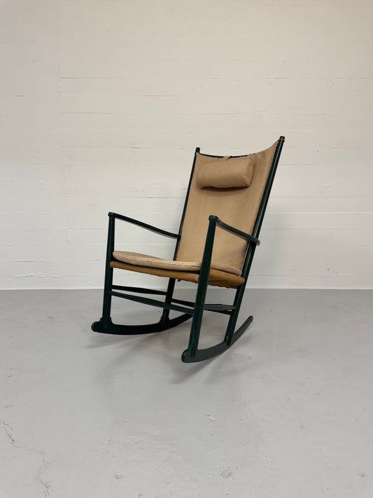 Hans J. Wegner ‘J16’ Fredericia Furniture.