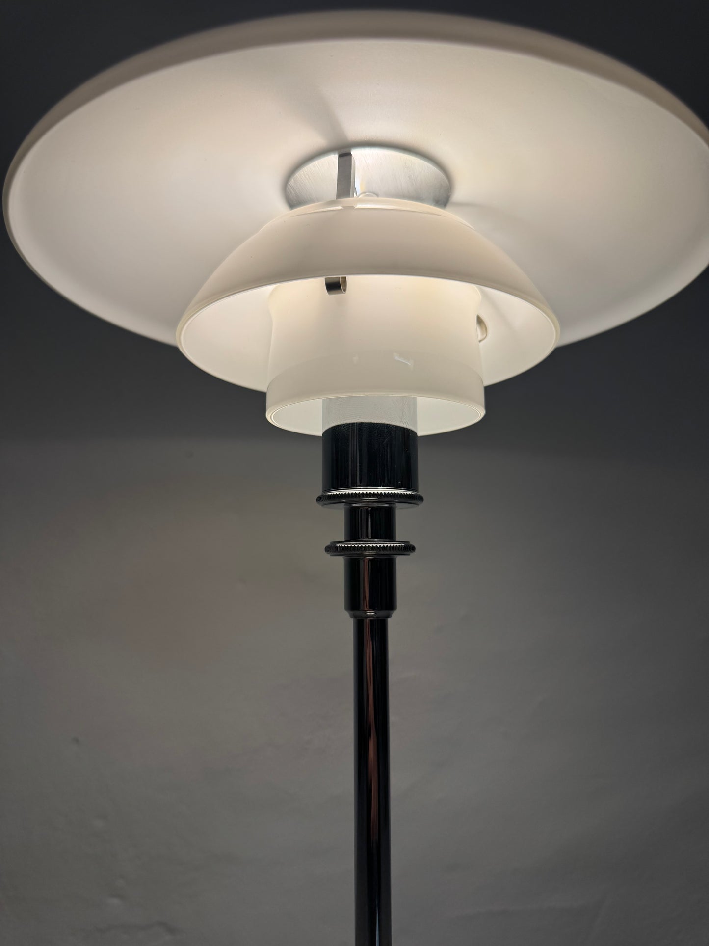 Poul Henningsen, “PH 2/1” Louis Poulsen.
