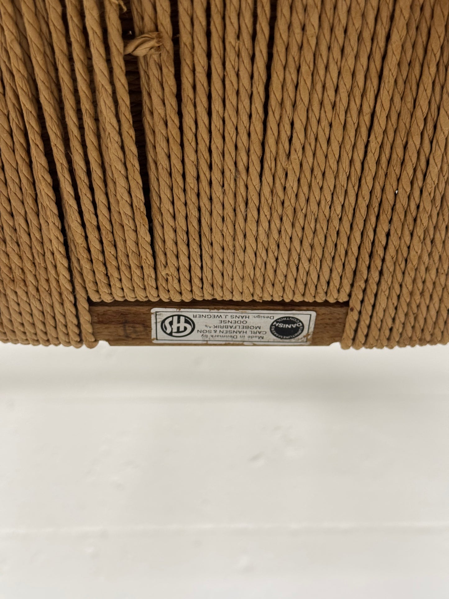 Hans J. Wegner ‘CH-24’ Carl Hansen & Søn.