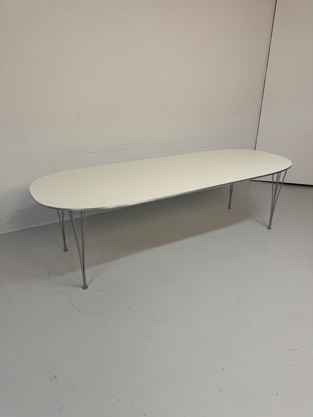 Piet Hein ‘Superellipse’ Fritz Hansen.