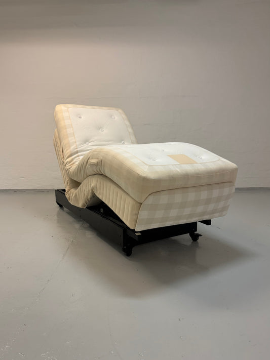 Hästens ‘Citation’ Adjustable elevationsseng – 90x210 cm