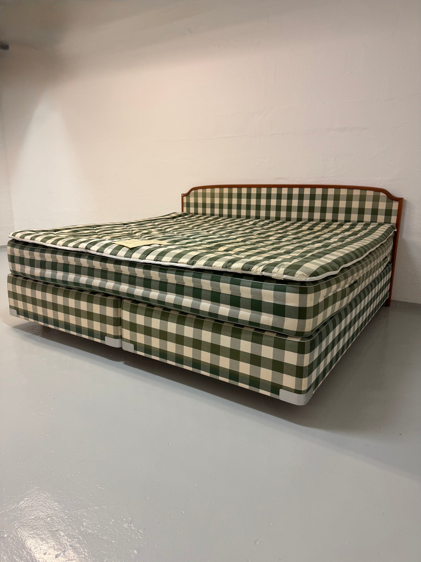 Hästens 2000T dobbeltseng m. gavl – 210x200 cm (m. kvittering)