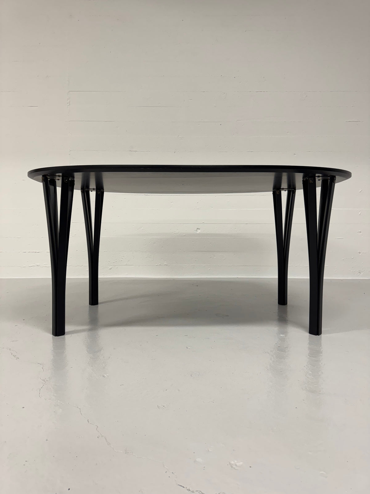 Piet Hein ‘Superellipse’ Fritz Hansen.