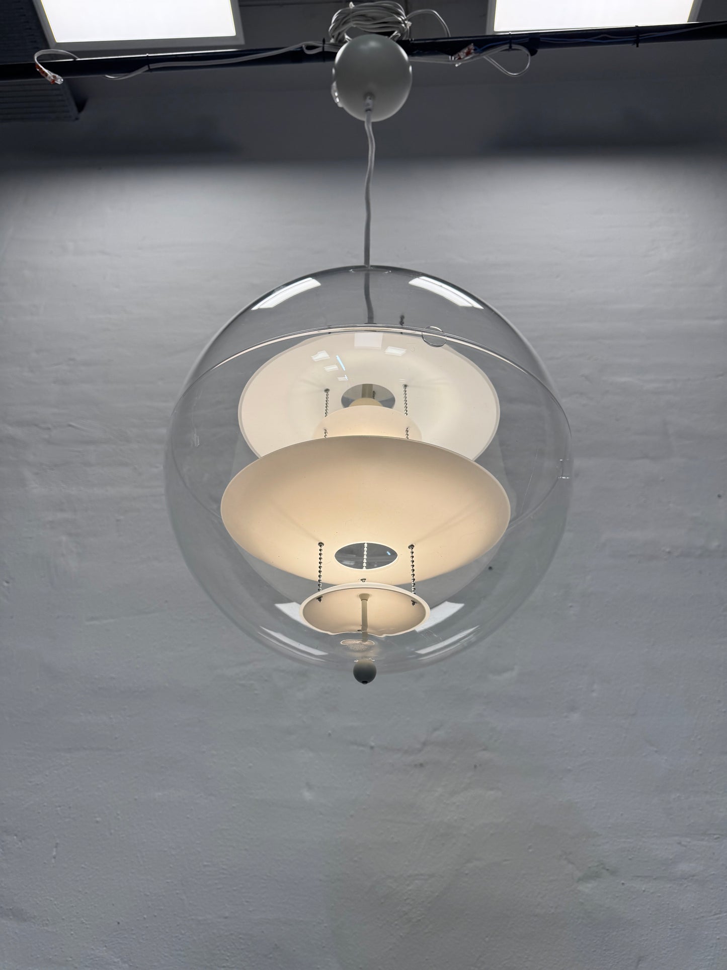 GLAS. Verner Panton ‘Globe’ – Loftlampe, glas.