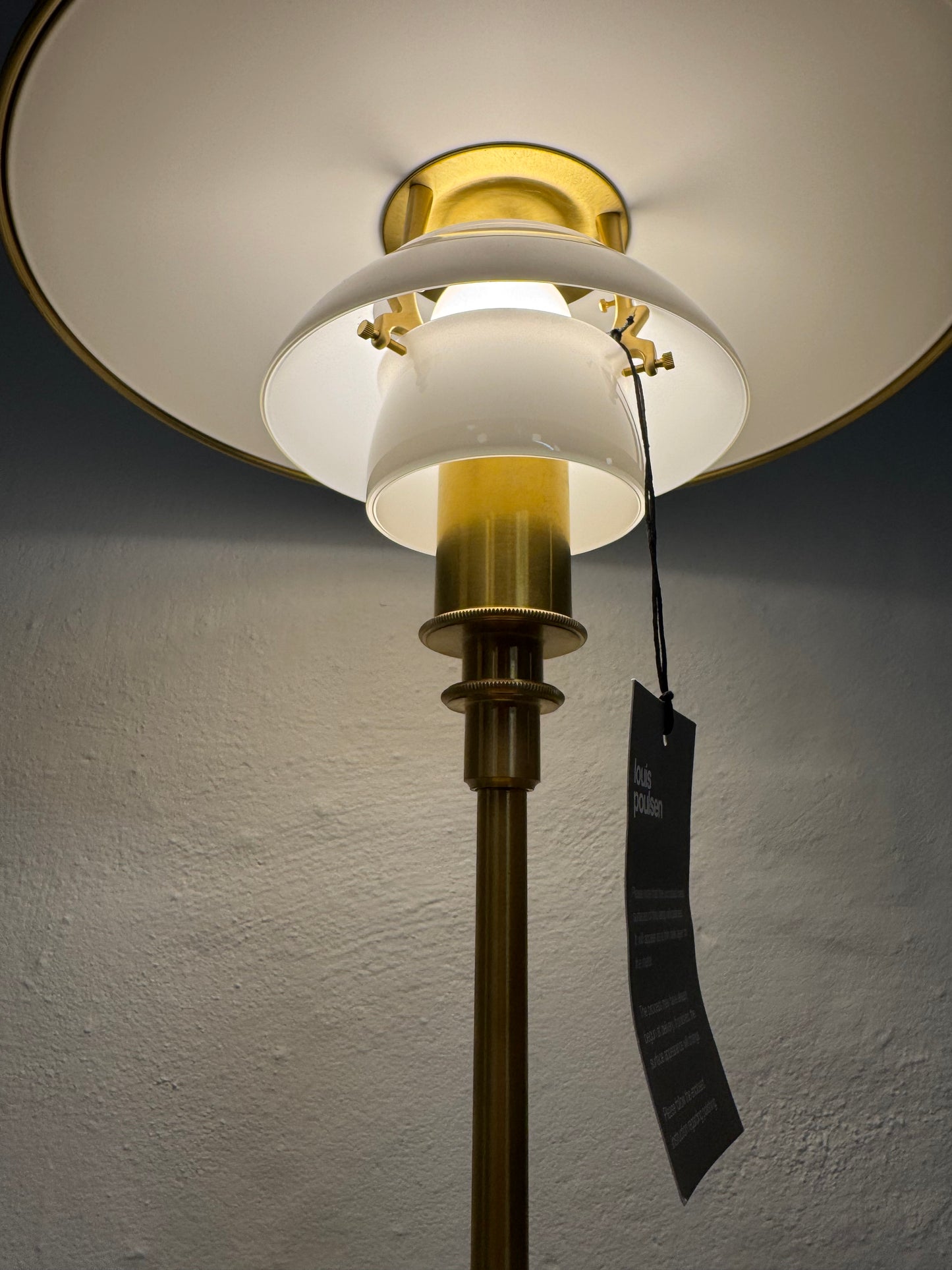 Poul Henningsen ‘PH 3/2’ Louis Poulsen.