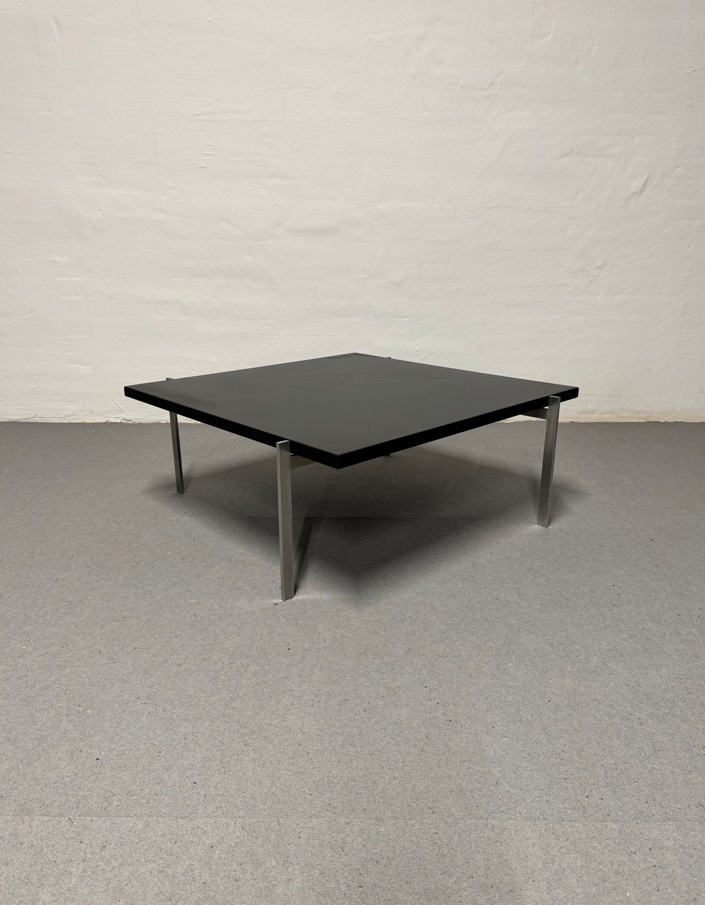 Poul Kjærholm ‘PK-61’ Fritz Hansen.