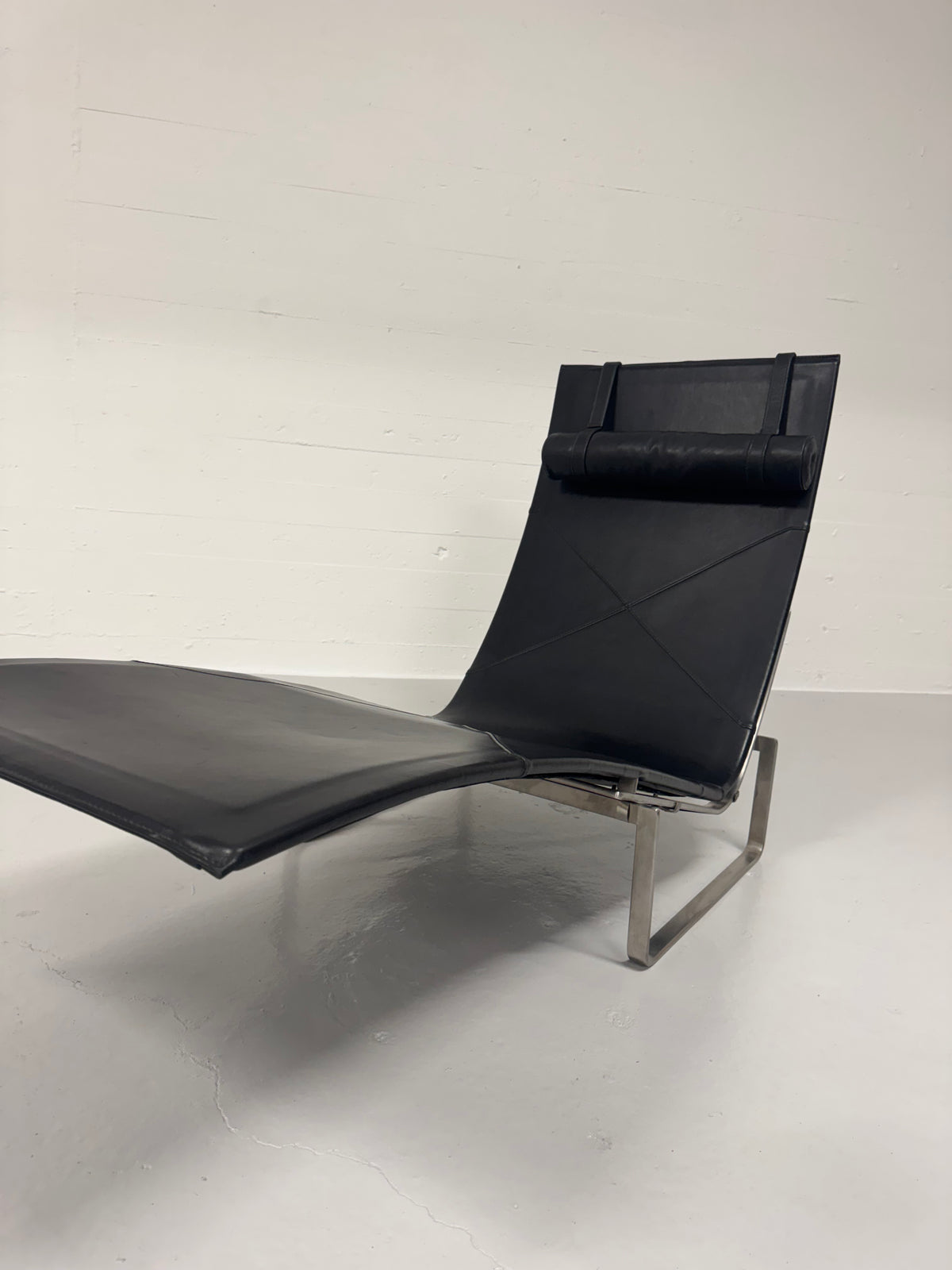 Poul Kjærholm ‘PK24’ Fritz Hansen.