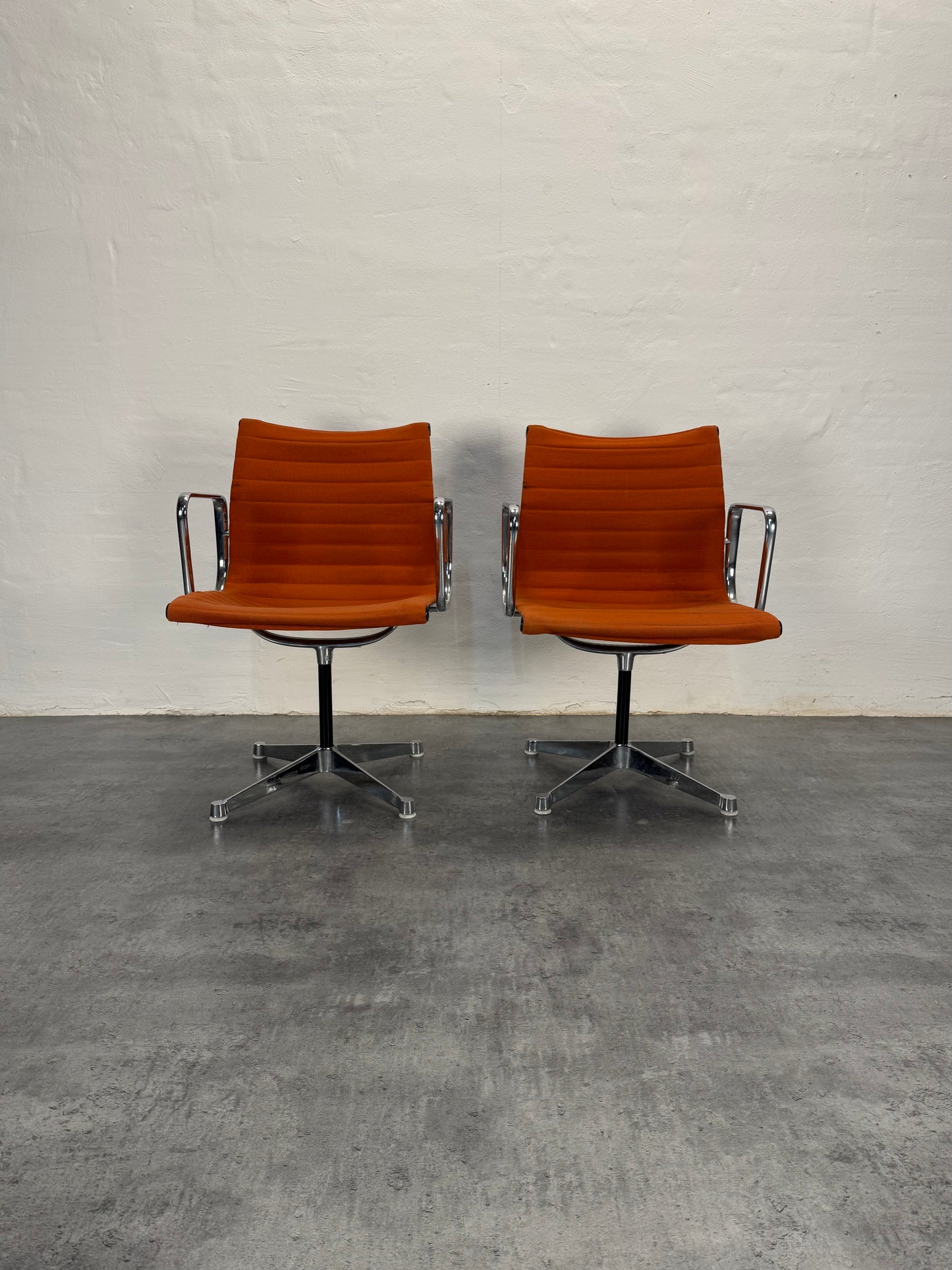 Charles Eames ‘EA107’ kontorstol, Vitra.