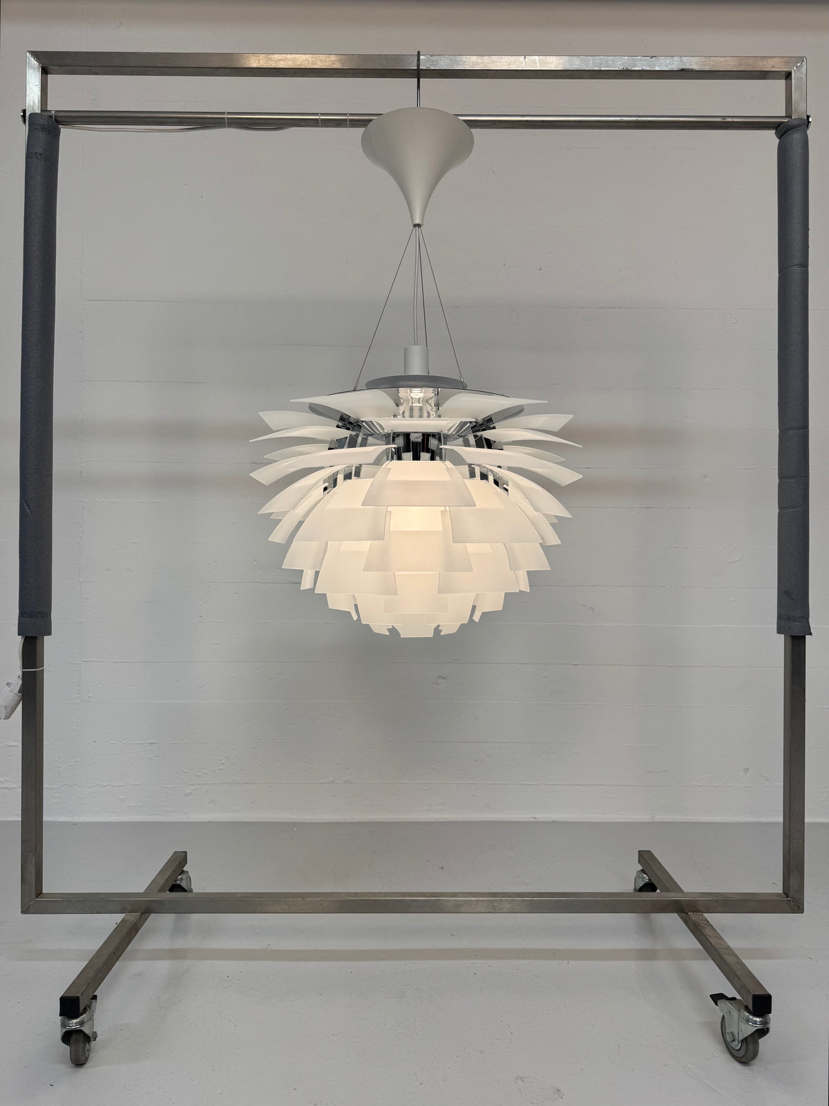 Poul Henningsen ‘Koglen’ Louis Poulsen, mat glas.