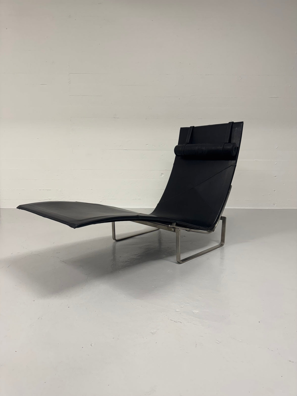 Poul Kjærholm ‘PK24’ Fritz Hansen.