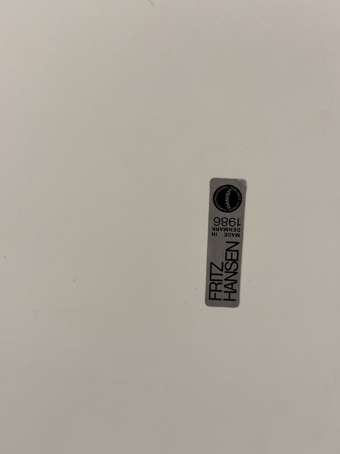 Piet Hein & Bruno Mathsson ‘Superellipse’ Fritz Hansen.