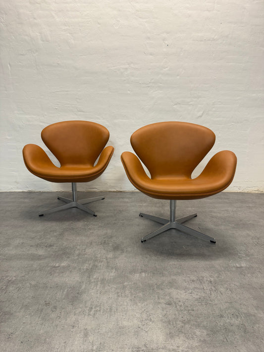 Arne Jacobsen, “Svanen” Fritz Hansen.