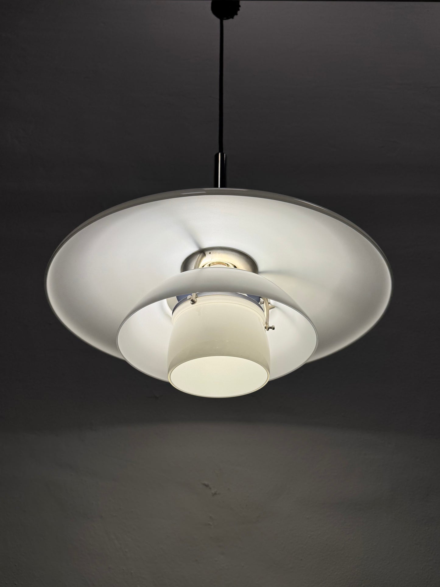 Poul Henningsen, “PH 4½-4” Louis Poulsen.