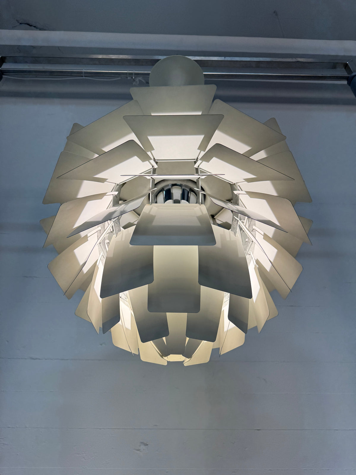 Ø72cm, Poul Henningsen ‘Koglen’ Louis Poulsen.