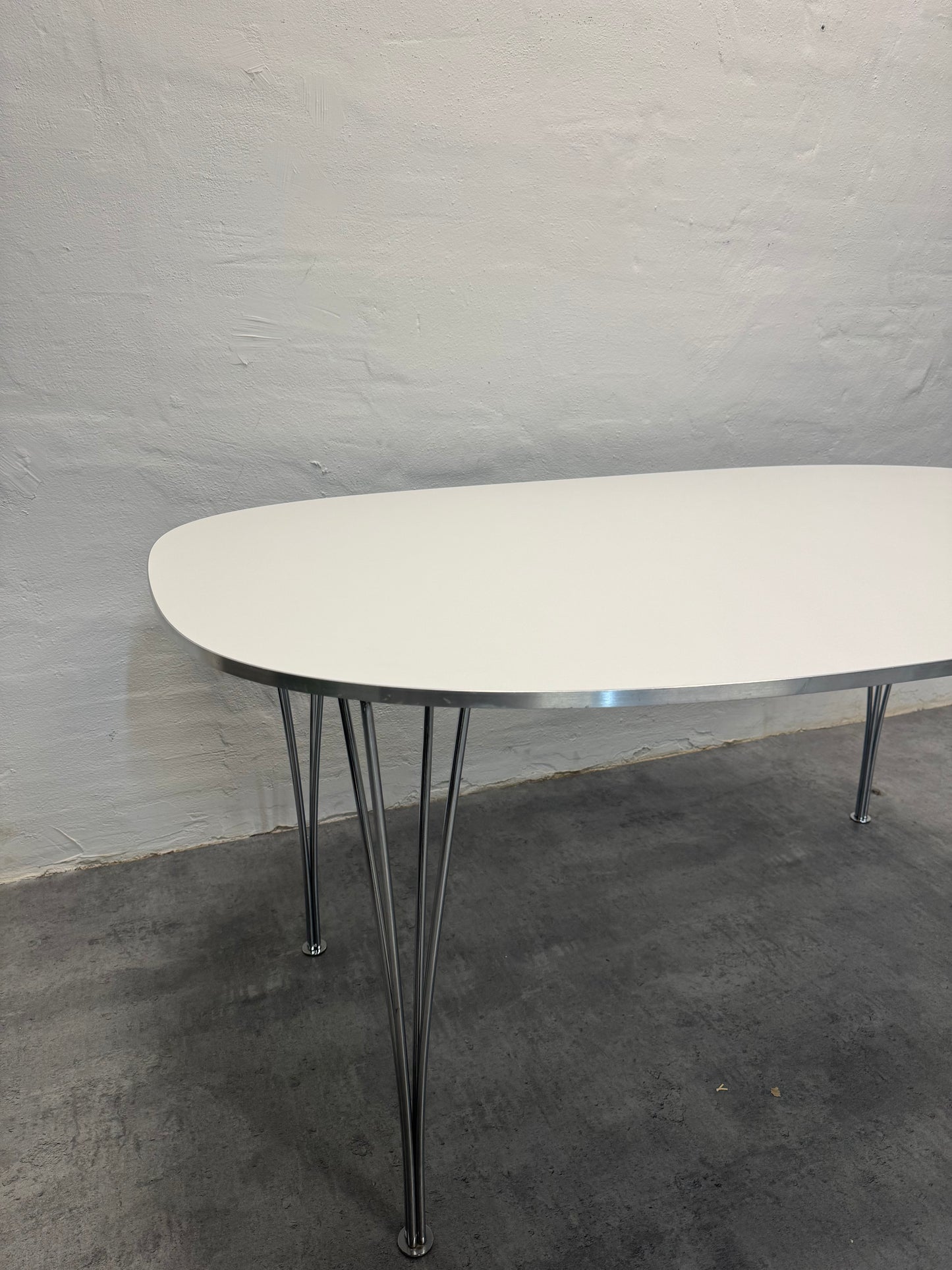Piet Hein, “Superellipse” spisebord Fritz Hansen.