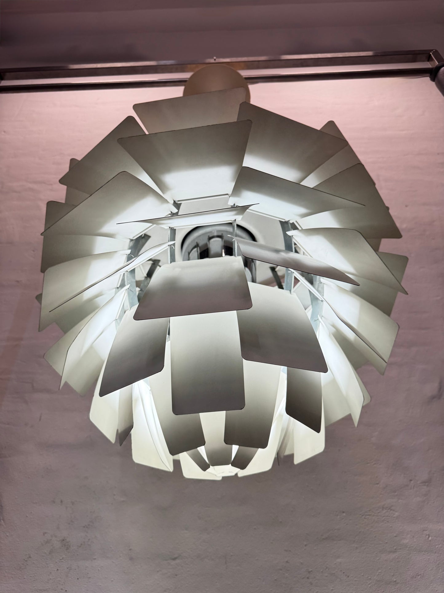 Poul Henningsen ‘Koglen’ Ø72 cm, hvid.