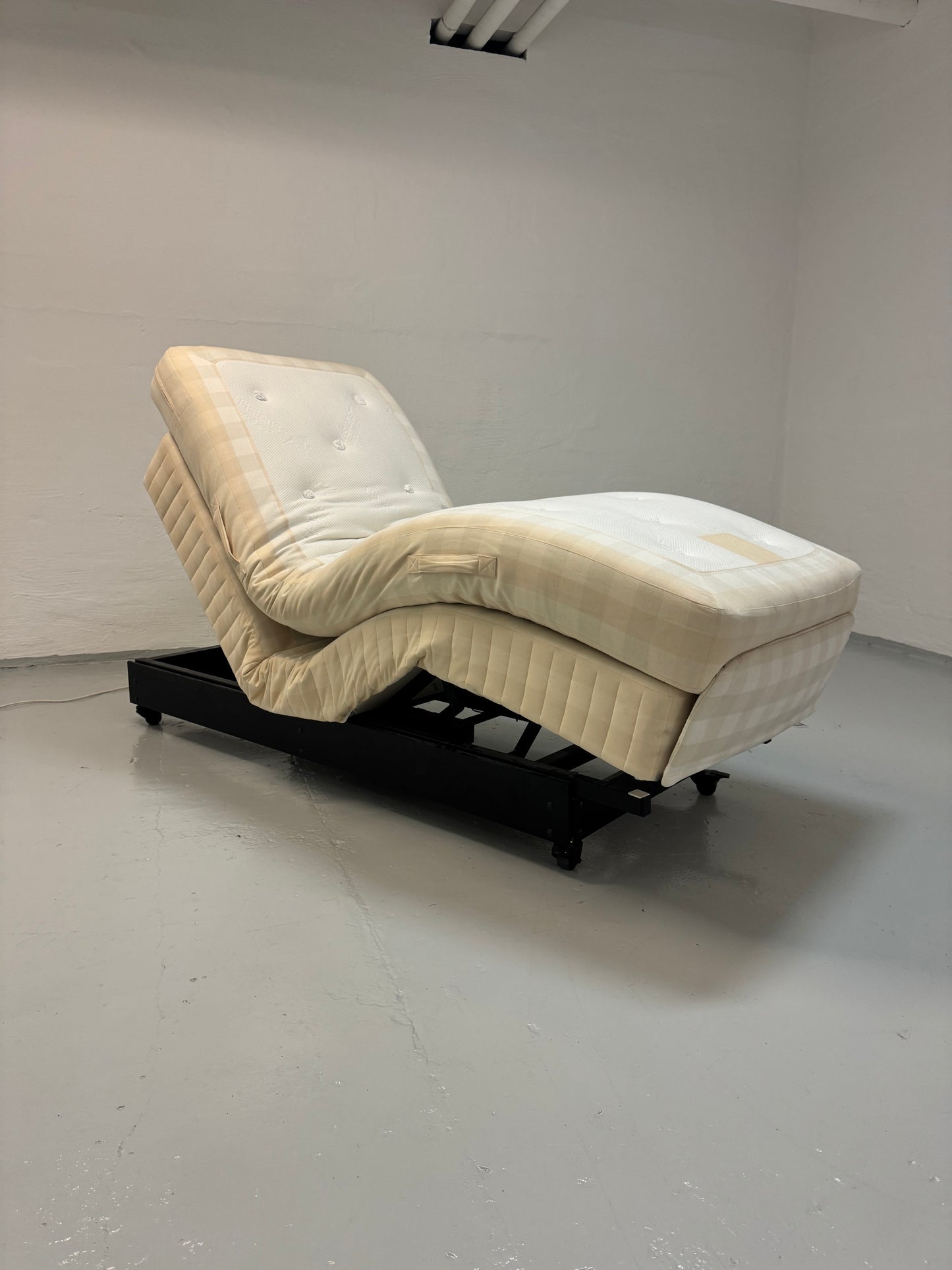 Hästens ‘Citation’ Adjustable elevationsseng – 90x210 cm